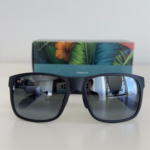 Maui Jim Red Sands Sunglasses Matte Black Gray Polarized MJ0432S-001 Mauipure